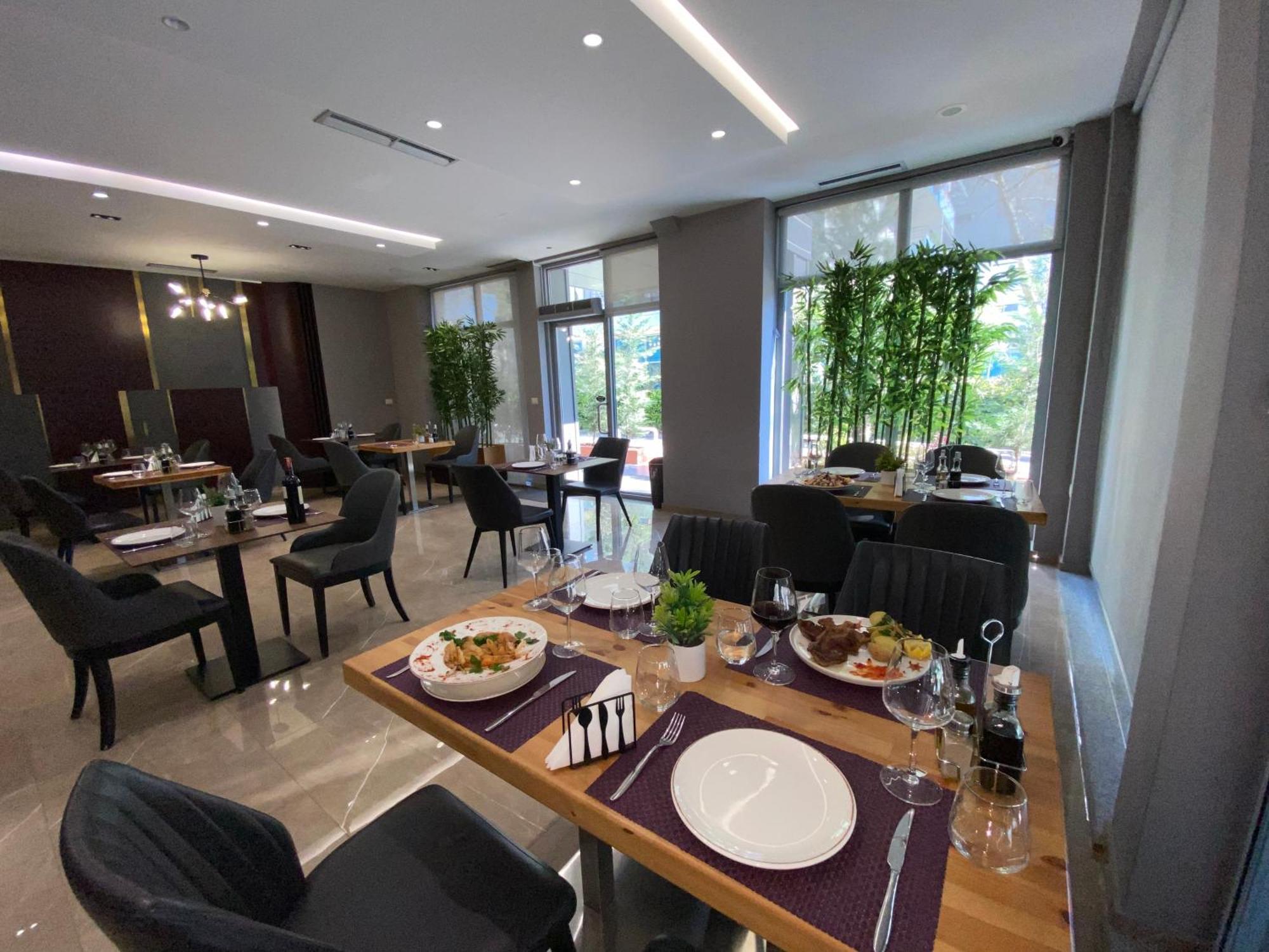 Doanesia Premium Hotel & Spa تيرانا المظهر الخارجي الصورة