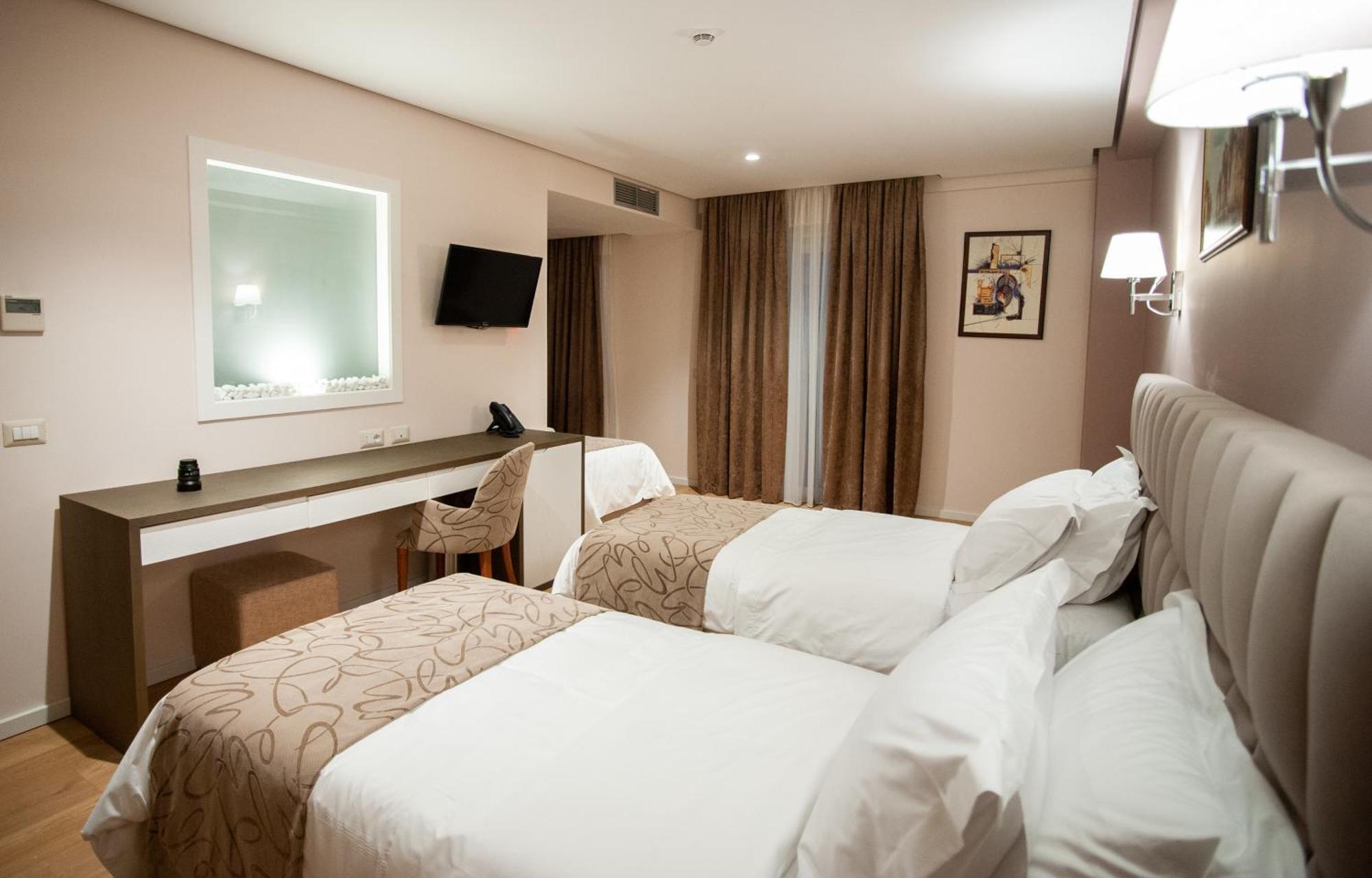 Doanesia Premium Hotel & Spa تيرانا المظهر الخارجي الصورة